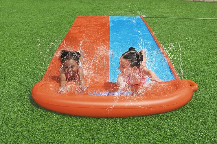 מגלשת מים – משטח החלקה רטוב דו-מסלולי