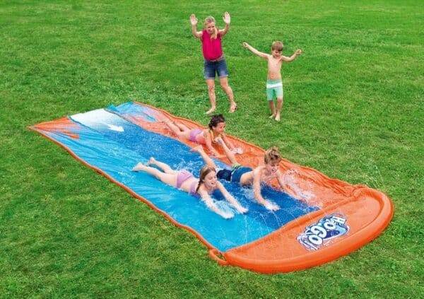 מגלשת מים – משטח החלקה רטוב תלת-מסלולי