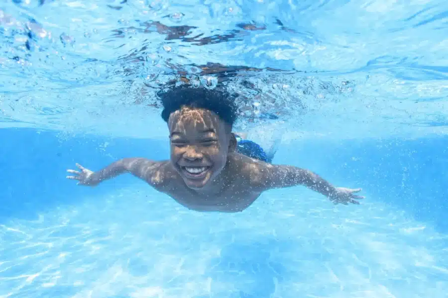 ⁦בריכת מלבנית+ משאבת חול 2200 +סולם+ כיסוי וצמר גפן| 9.56X4.88X1.32סמ|APX 365| BESTWAY|מקט 561KJ|⁩ – תמונה ⁦6⁩