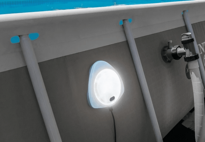 מנורת לד צבעונית מגנטית הנצמדת לקירות הבריכה הביתית | מקט 28698| INTEX